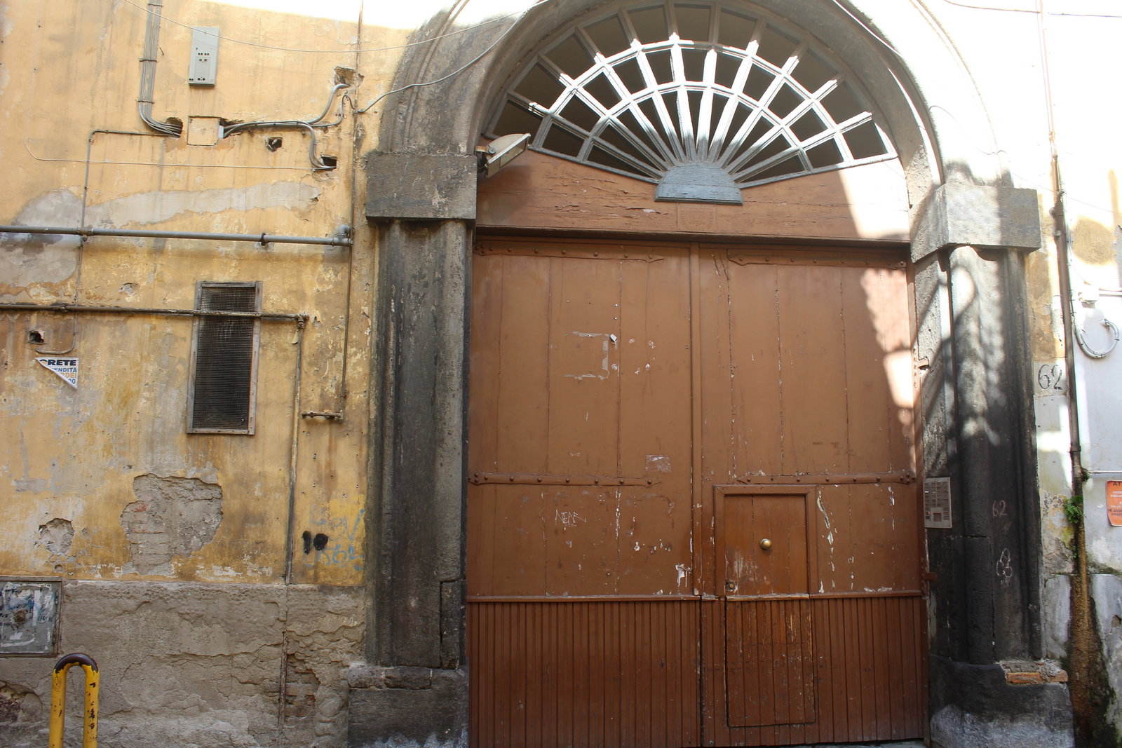 [Palazzo privato Via Materdei, 62] (palazzo, privato) - Napoli (NA)